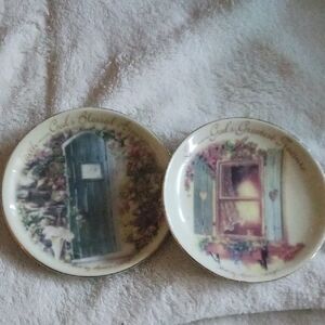 Elegant Floral and Door Design Decorative Plates